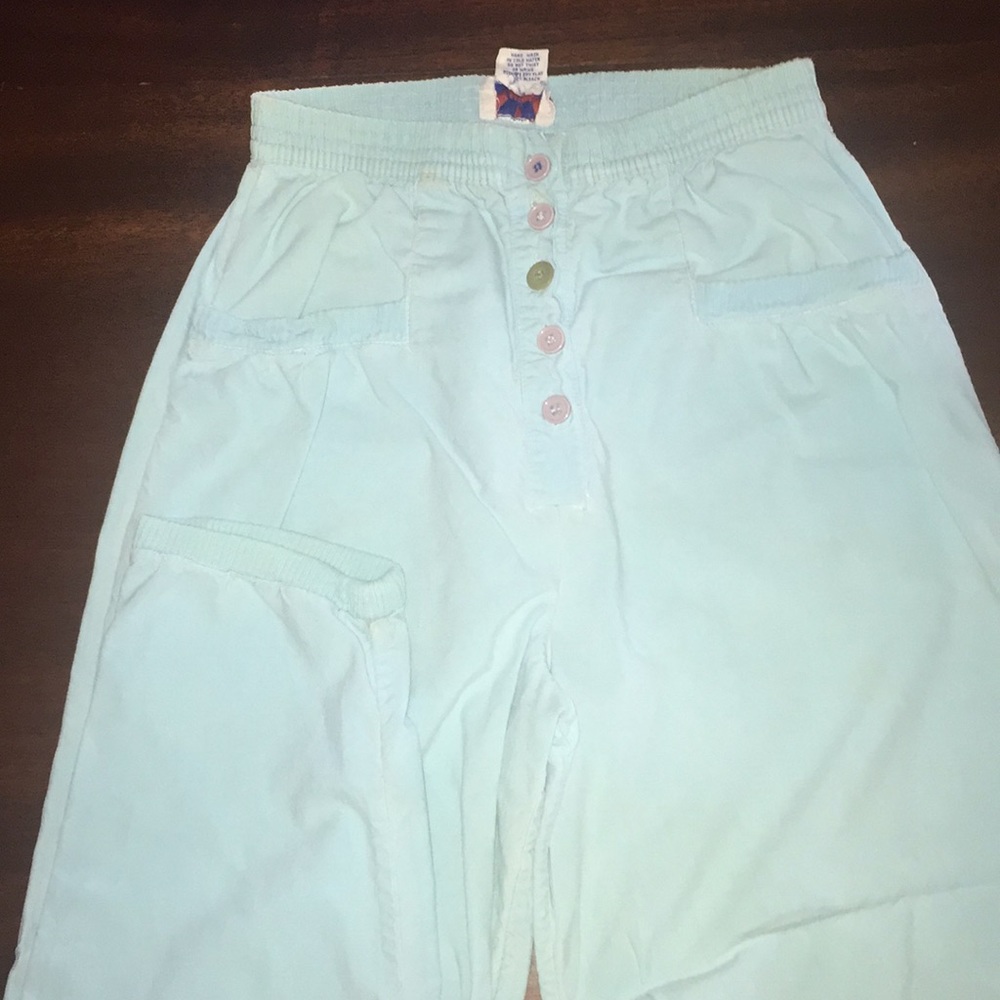 90s style cargo pants, tapered bottom